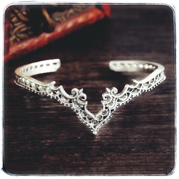 ❥bohemia open arm bangle bracelet - Picture 2 of 3